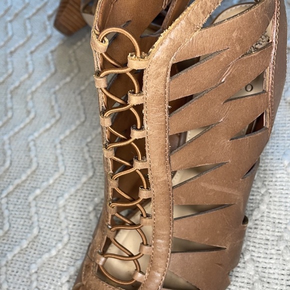 Vince Camuto Brown Elettra Style Heel with Box - Picture 10 of 14